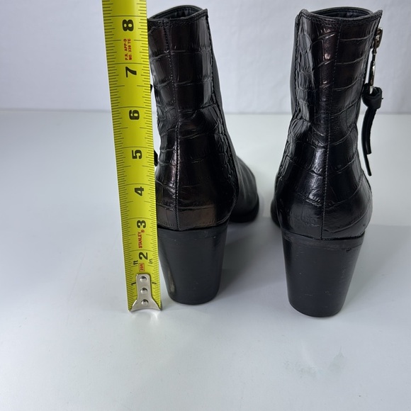 Aldo Black Ankle Boots with Sleek Design and Side Zippers - Picture 6 of 10